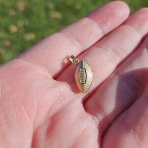 10K Yellow Gold Football Foot Ball Pendant Charm 0.70 Grams 15x8mm
